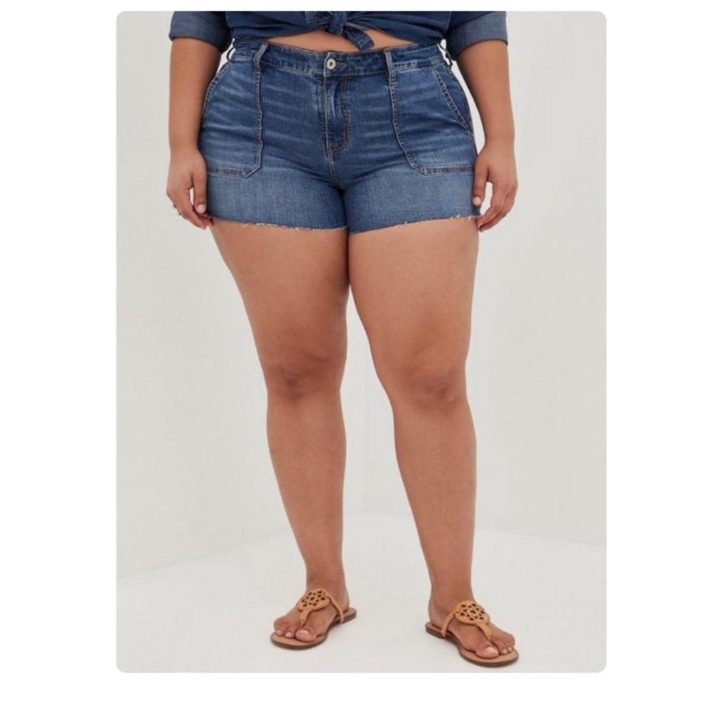 Torrid 3.5 Inch Vintage Stretch High-Rise Short Size 26
